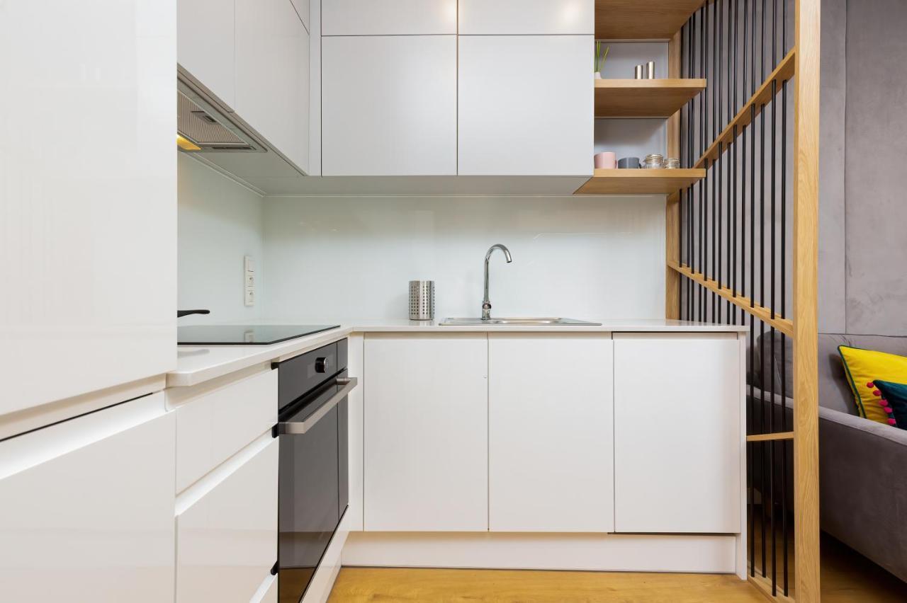 Apartment City Center Grzybowska By Renters Prestige Varsó Kültér fotó