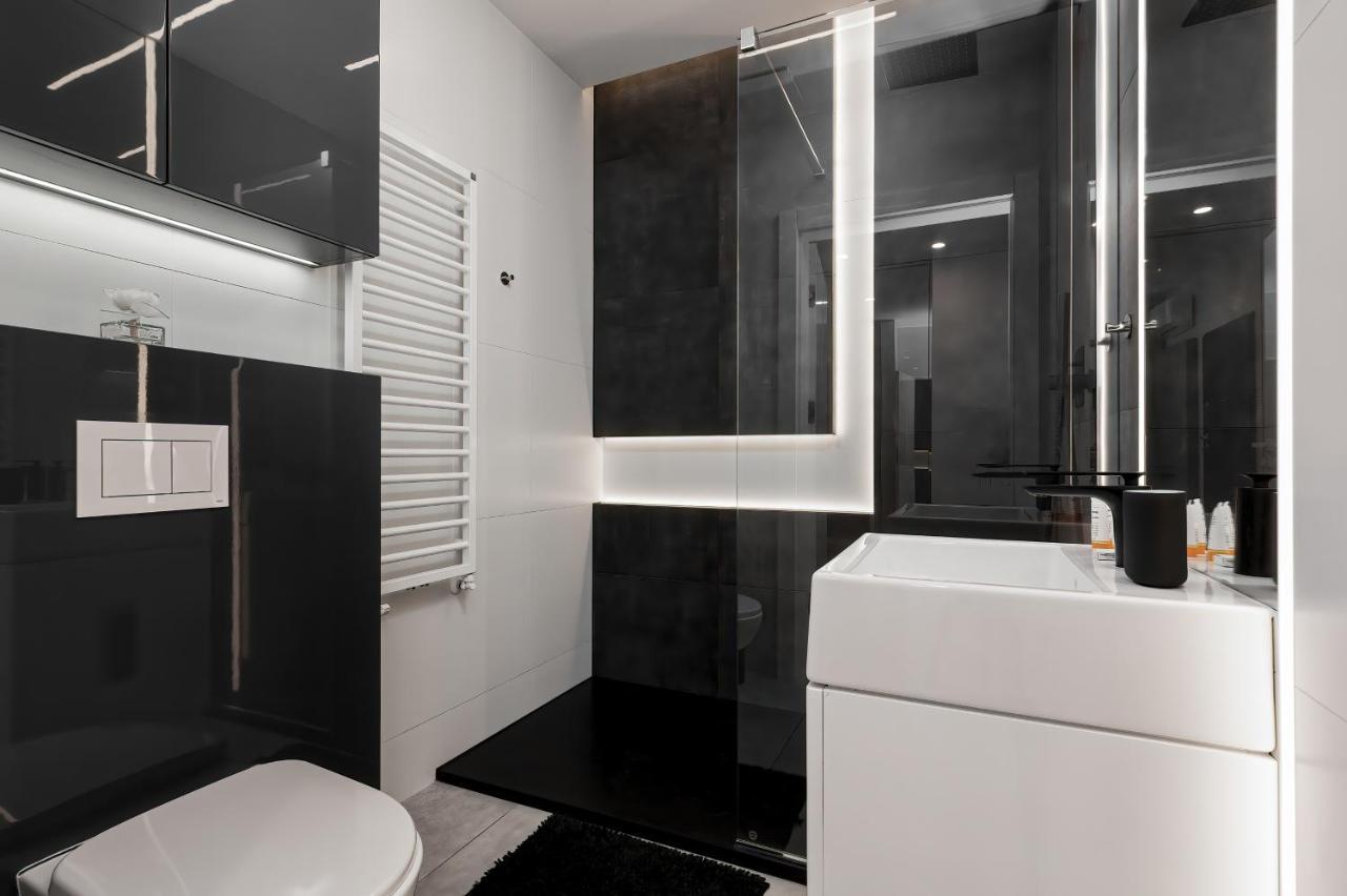 Apartment City Center Grzybowska By Renters Prestige Varsó Kültér fotó